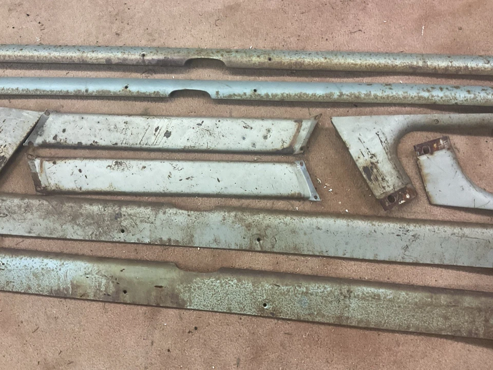 Chevrolet Suburban 1961-1966 molduras de decoración de ventana lateral interior. ORIGINAL Foto 3 de 4