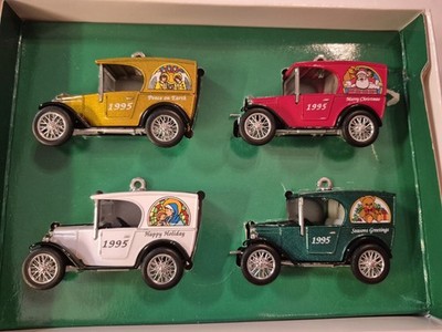Matchbox Christmas Treasures 1995 4 Car Set