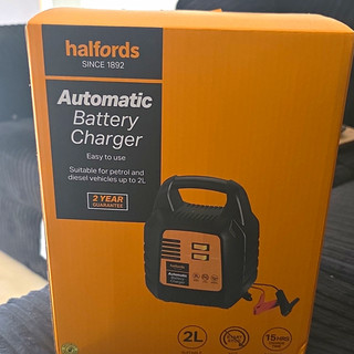 Halford Automatic Car Battery Charger