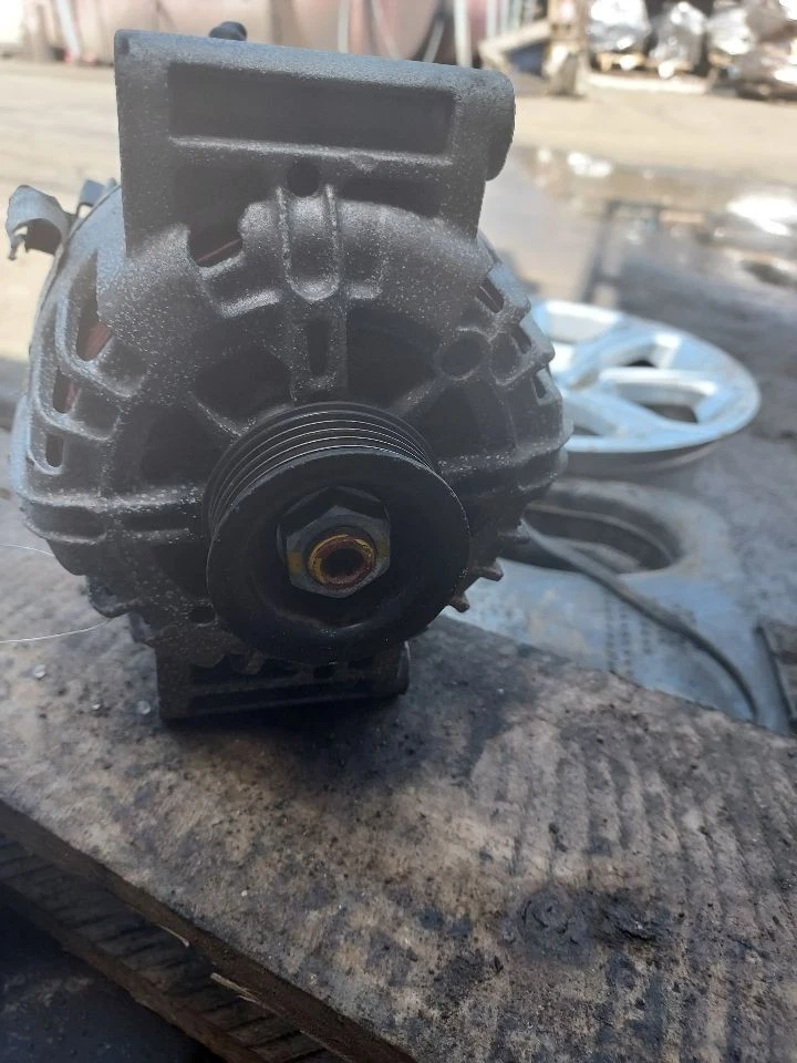 Used Alternator fits: 2012 Chevrolet Equinox 2.4 Grade A Foto 2 de 4