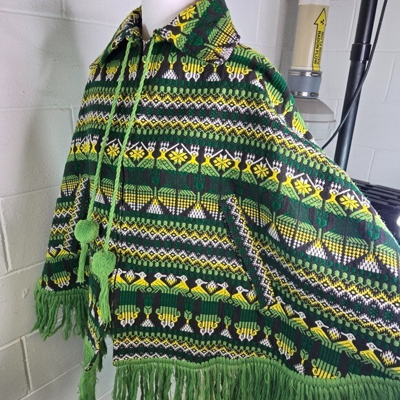 Vtg 60s 70s Guatemalan green yellow woven hippie boho poncho women image 9