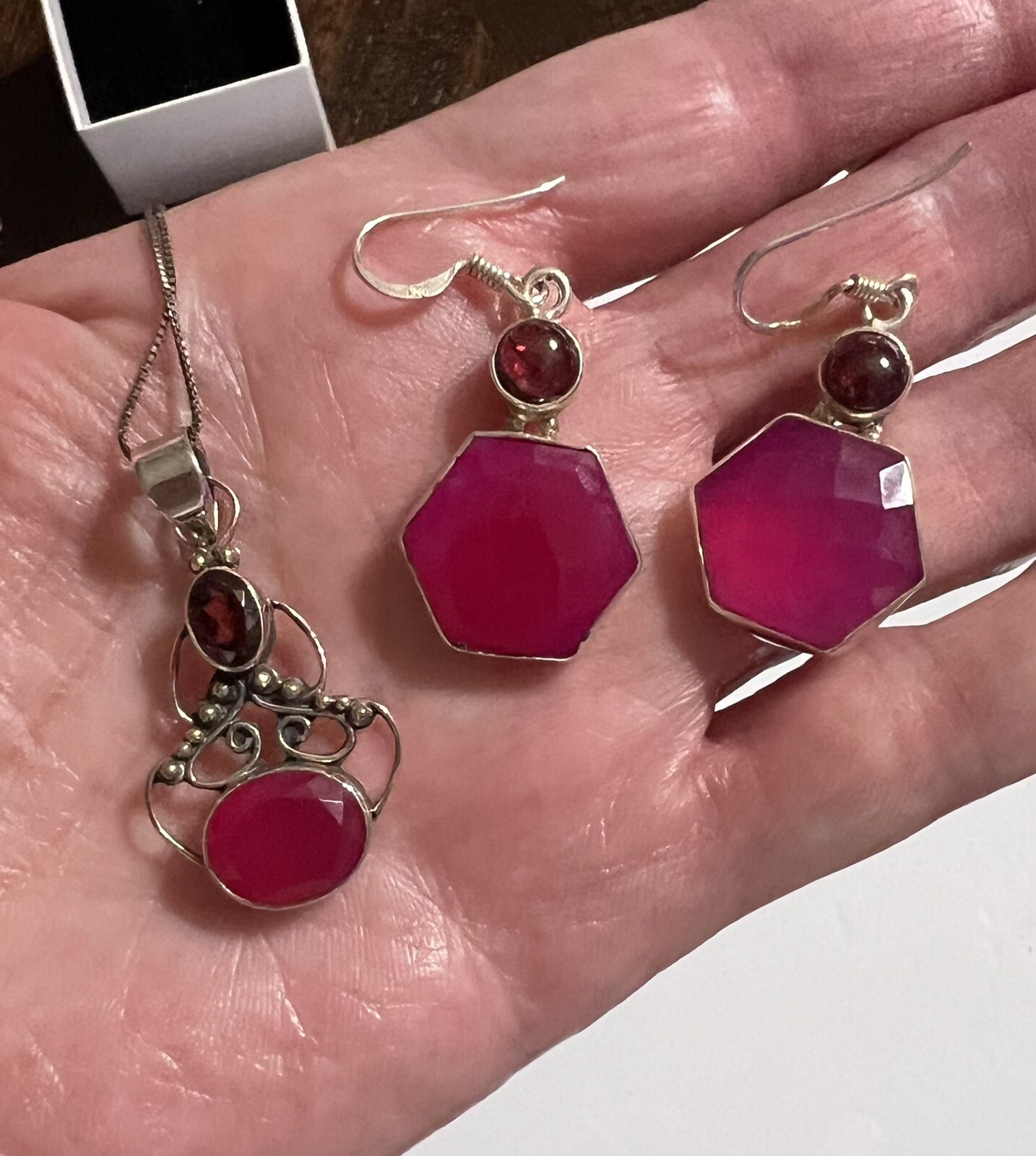 Natural Garnets And Lab Created Ruby Necklace And… - image 4