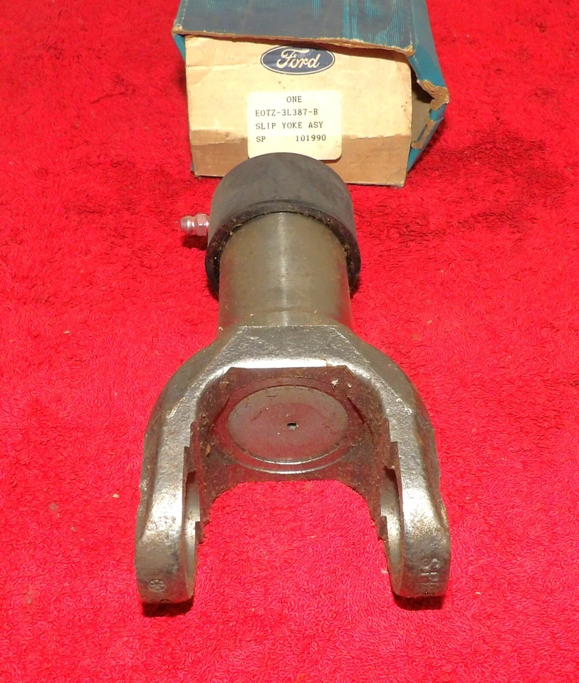 1981 1982 1983 1984 年 1985 年福特 F250 F350 4WD 4x4 NOS 前轴内侧 SLIP YOKE — 第 3/4 张图片