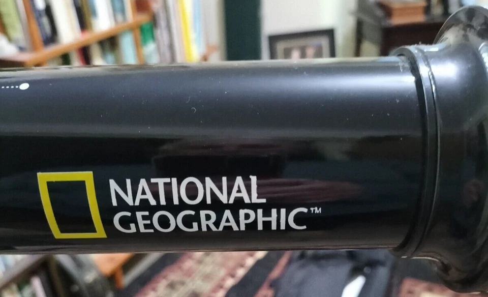 National Geographic Refractor Telescope, WRONG EYEPIECES, carry case & tripod - Image 3 of 4
