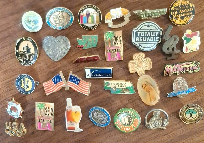 MIXED LOT OF 30 PINS USA FLAGS MARATHON, TRAVEL,PATRIOTIC, RCMS SNOWBOARDING 
