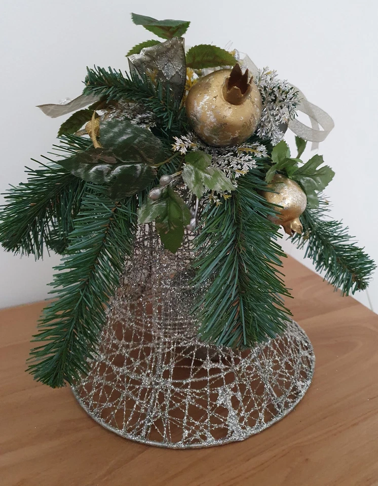 Cloche pailletée argentée en métal et décorations  branche sapin artificiel 24cm - Photo 4/4