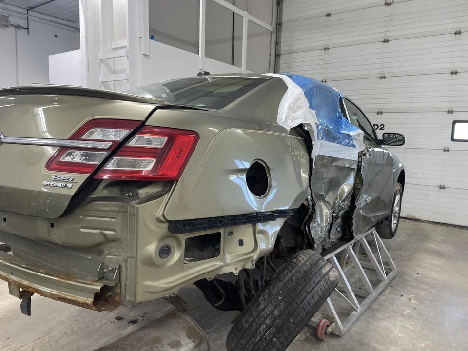 Módulo de controle de carroceria usado serve: 2013 Ford Taurus Body Control BCM sob painel por c - Imagem 3 de 4