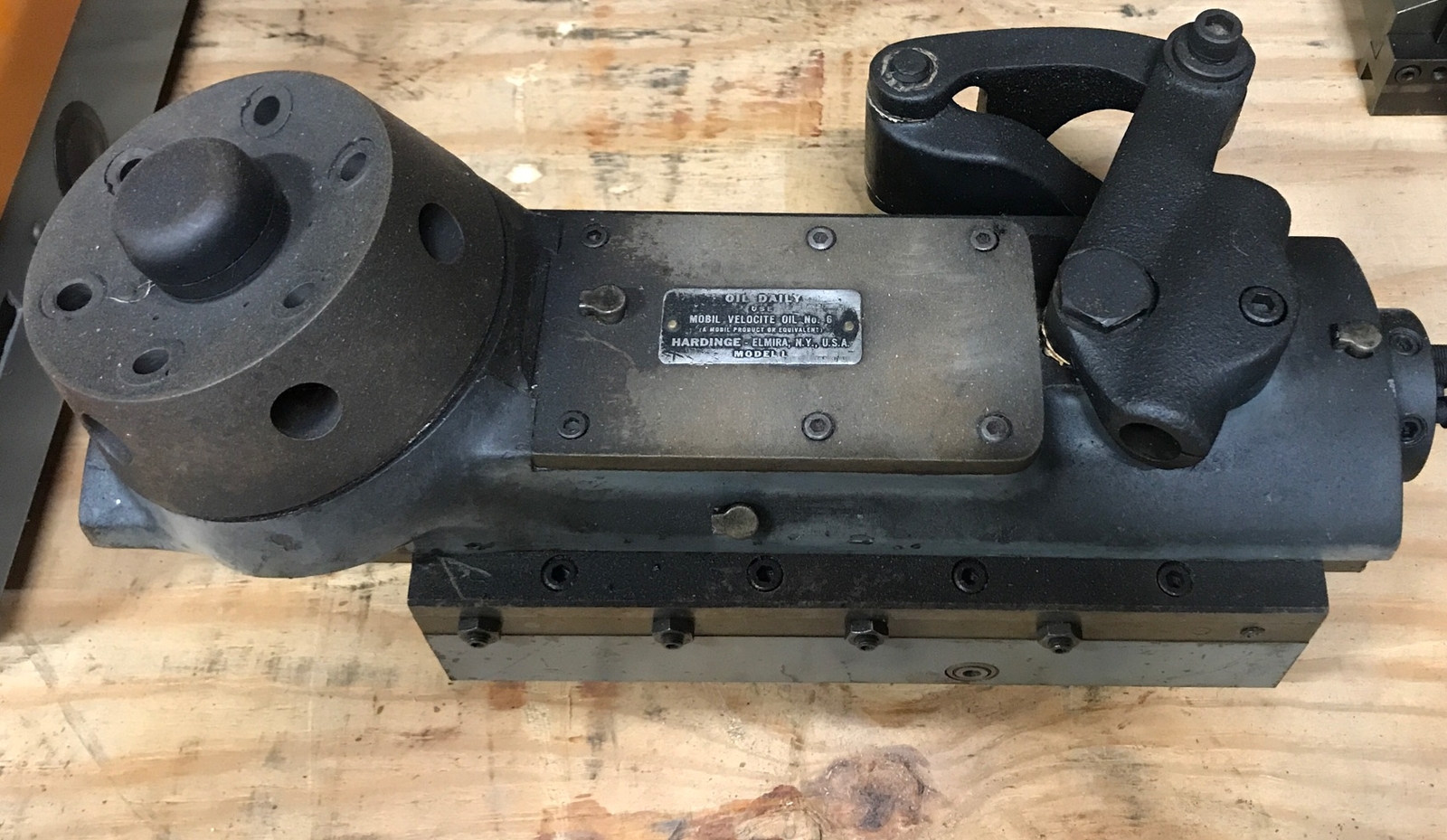 Hardinge DV-59 Model "L" 6 Position Bed Turret No Handle