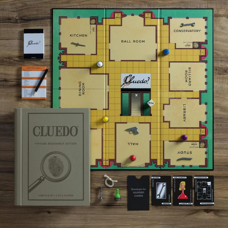 Cluedo Board Game Hasbro Vintage Bookshelf Collectors Edition - Image 2 of 4
