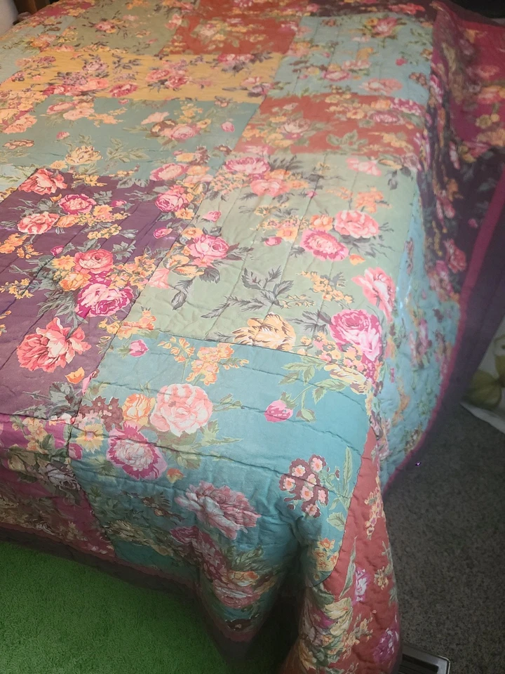 The Company Store Patchwork Floral Cotton Quilt HIPPY BOHO BOHEMIAN COUNTRY King - Image 3 of 4