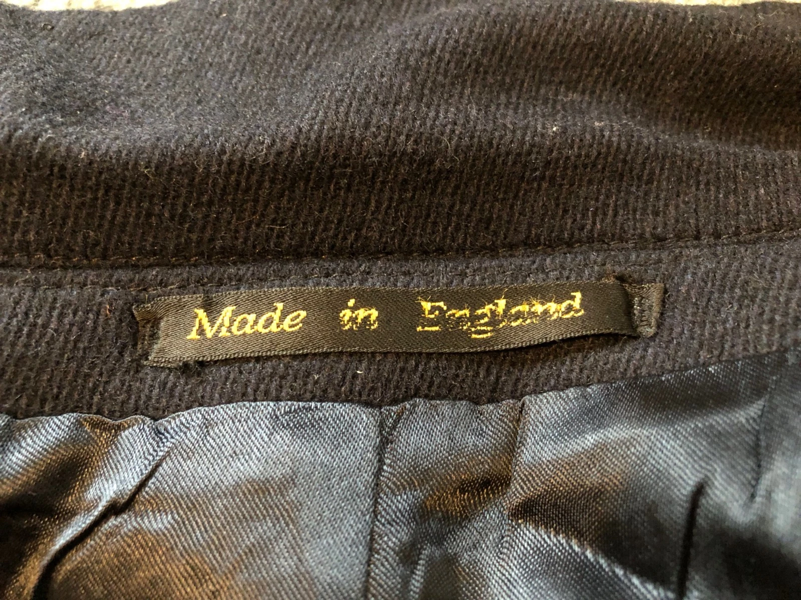 Men's Bloomingdales Navy Wool Double-Breasted Overcoat-Size 40R-Made in England - product detail image 15
