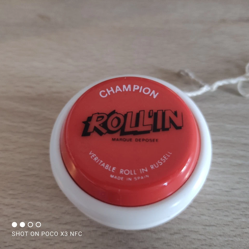 Yoyo Roll’in Russell  Collector - Photo 3/3