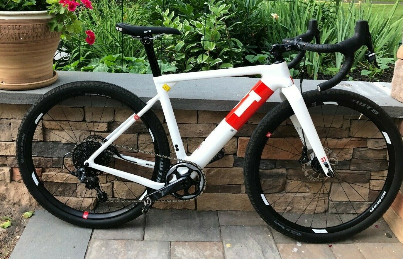 gravel bike sram 1x11