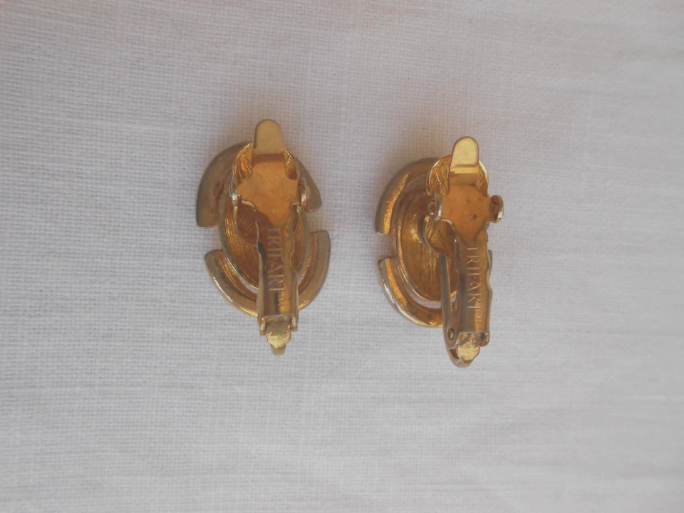 PICCOLI ORECCHINI TRIFARI OVALI COLORE ORO A CLIP - Immagine 2 di 3