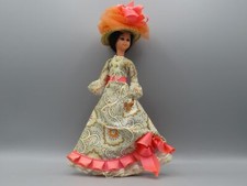 Poupée régionale 23 cm