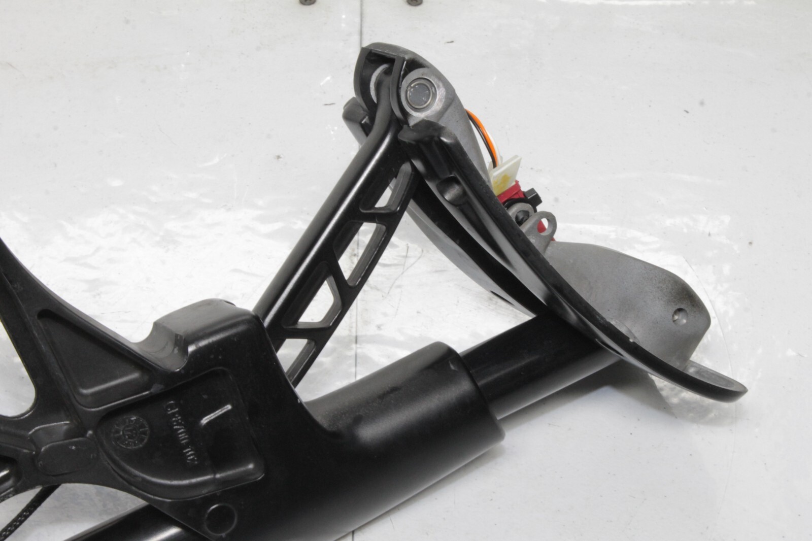 12-14 MCLAREN MP4-12C MP4 12C 570 650 OEM RH ACTIVE AERO WING LINKAGE 11A4671CP