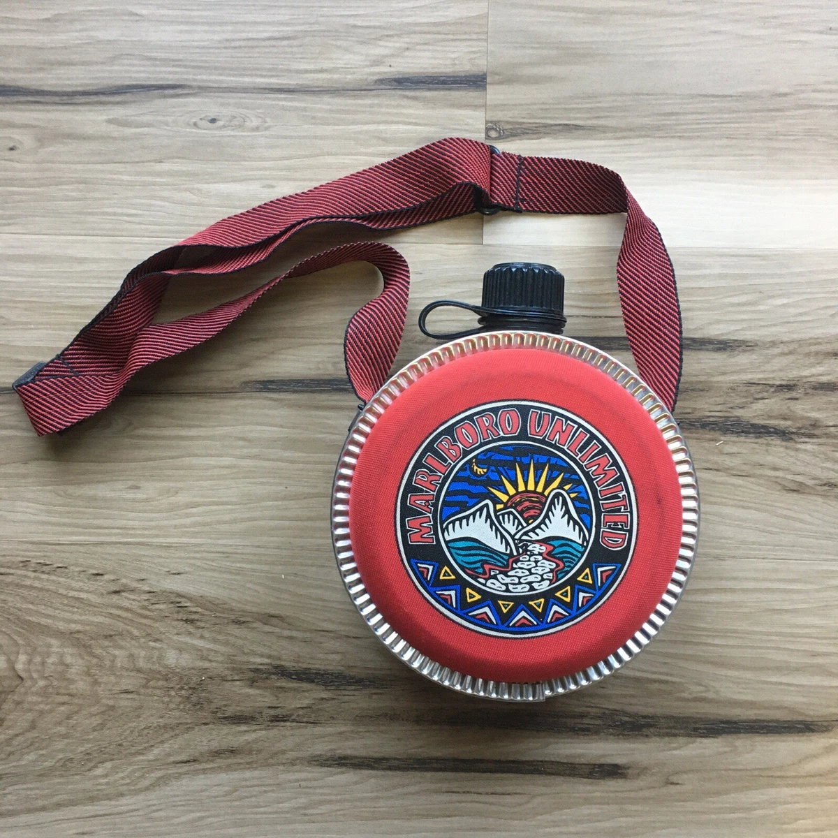 Appareil Photo Vintage Pour Avec Une Sangle Le Symbole Des Années 90