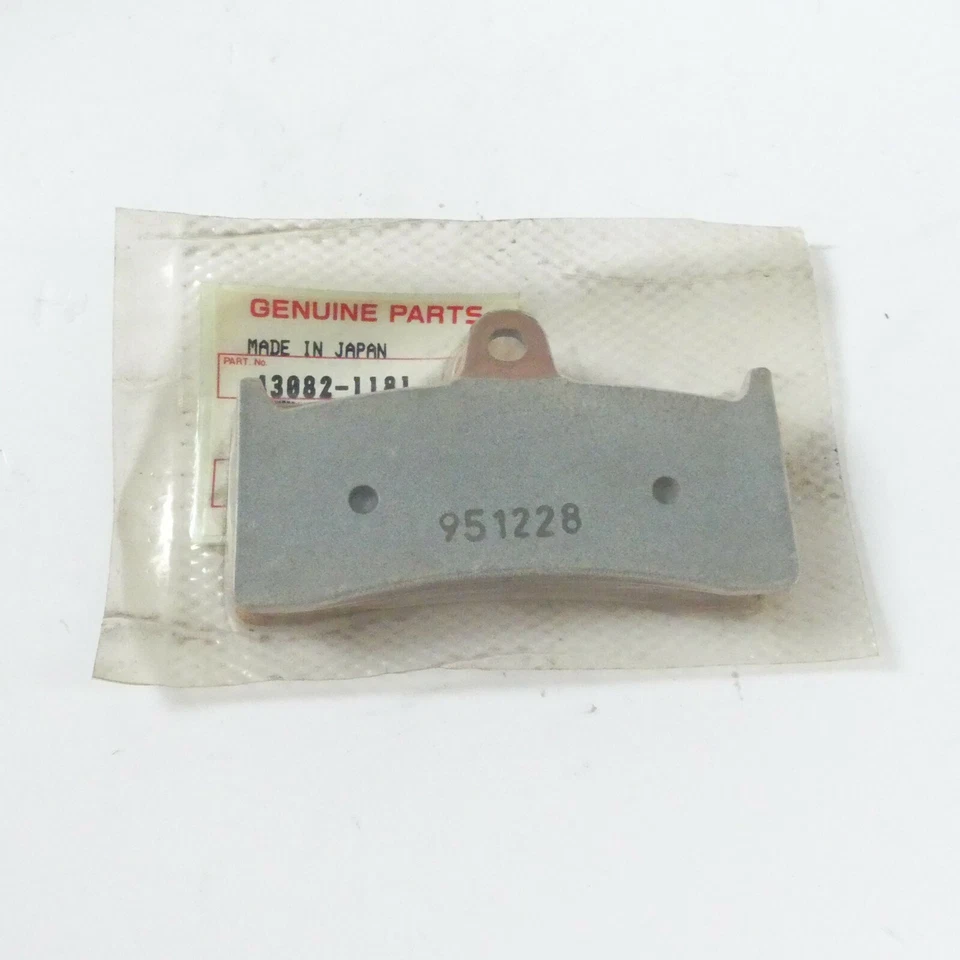 original Kawasaki ZX-7 RR NINJA Bremsbeläge Bremsklötze vorne 43082-1181 - Bild 1 von 3