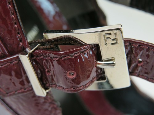 NIB FENDI BURGUNDY CRACKED LEATHER BUCKLE FF LOGO WEDGE PUMPS 38.5 / 8.5 - Picture 7 of 12
