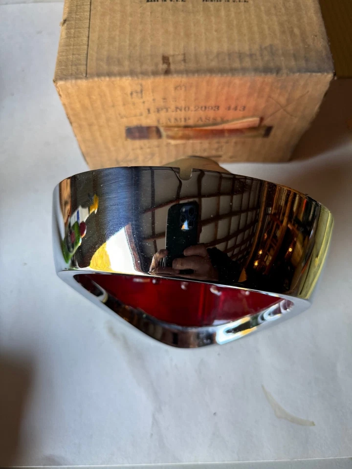 Conjunto de lanterna traseira NOS para 1960 Dodge Dart Chrysler número 2093443 - Imagem 2 de 3