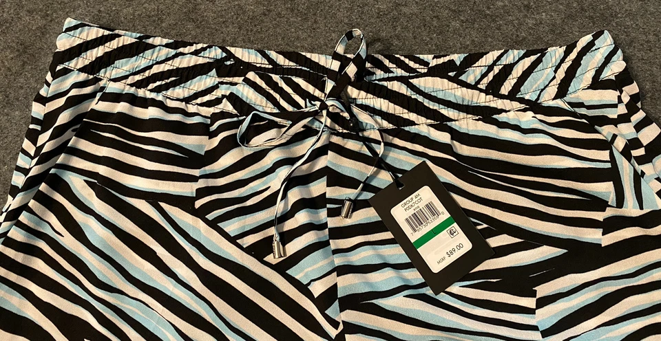 Pantalones de Natación DKNY, Talla GRANDE Negro/Blanco/Azul Claro $89 Foto 4 de 4