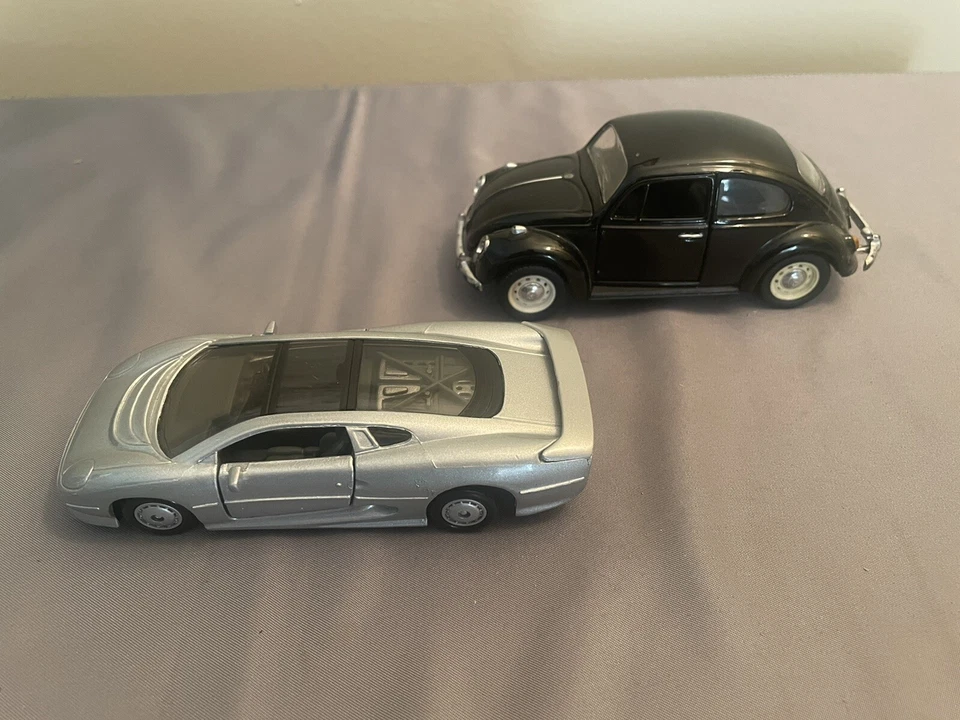 Maisto, Welly, Malibu National Motor Museum Jaguar Xj220 VW Beetle Die cast Cars - Image 4 of 4