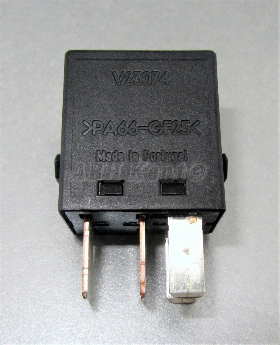 257-Mercedes-Benz B C E M Class 4-Pin Multi-Use Black Relay 