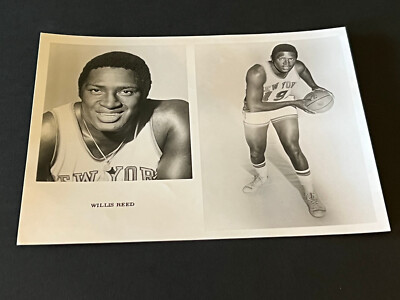 1971 N.Y. Knicks team issue photo--- Willis Reed  --   scarce  -- ex. cond.