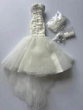 NEW Belle Mariee PoppyParker Dress/Veil/Flowers/Clutch 2021 Obsession Convention