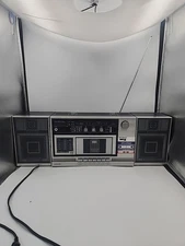 Montgomery Ward GEN39507 am/fm /Cassette Player Boombox Tested Working 