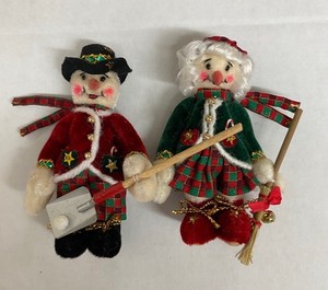 World of Miniature Bears  #832-SET By Theresa Yang 3.25" Jack & JillFrost