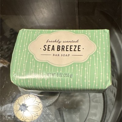 Sea Breeze Fresh Scent Moisturizing Bar Soap 9 oz Green Rectangular Unisex