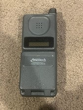 Vintage Motorola Ameritech Flip Cell Phone Model F09HLD8415CG  Extra Battery