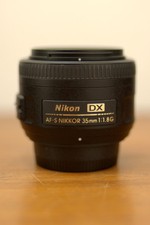 Nikon AF-S DX NIKKOR 35mm f/1.8G Prime Lens. Very Good Condition