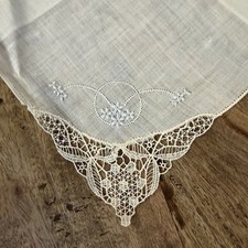 Vintage Linen Tatted Lace / Blue Floral Embroidered Hanky 10  