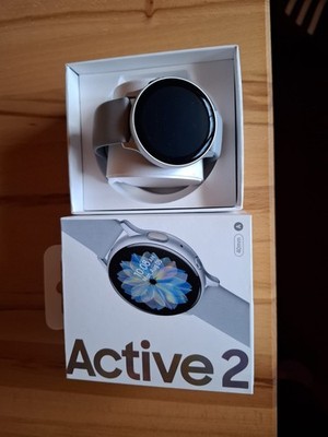 Samsung Galaxy Watch Active 2 SM-R830 Smartwatch 40mm Aluminiumgehäuse mit Sport
