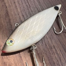 Cordell Hot Spot Old V-Wing Seal Eye Bass Lure Heavy Vibration Used