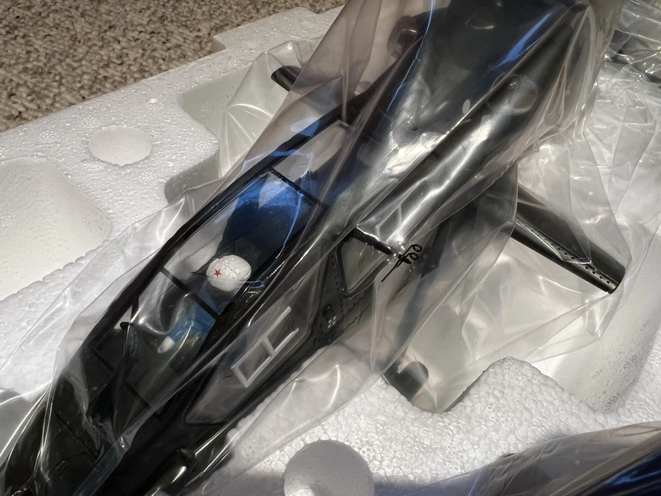 解放军陆军 WZ-19 武舰直升机 1/28 压铸合金模型 — 第 2/4 张图片