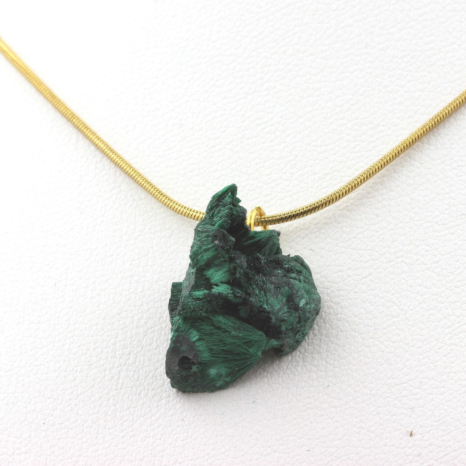 Collier malachite brute 17 ct cadeau d anniversaire unique pour femme