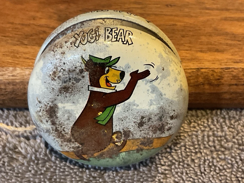 VINTAGE YOGI-BEAR ON SCOOTER YOYO 1976 HANNA BARBERA MADE IN HONG KONG Used - Image 2 of 4