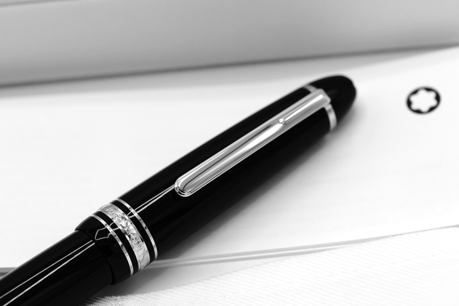 Montblanc Meisterstück Platinum-Coated LeGrand Rollerball 