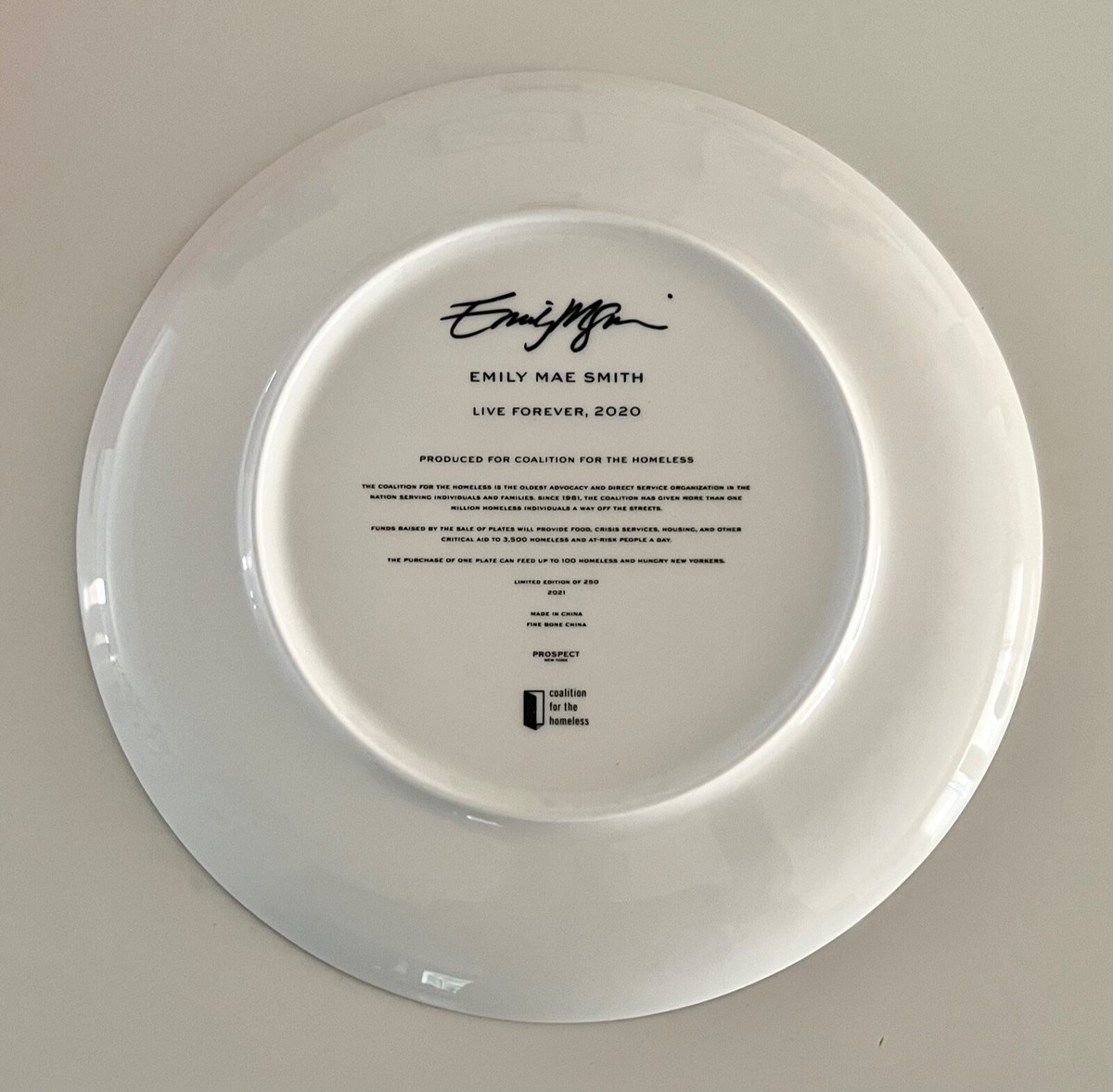 Emily Mae Smith「Live Forever」アーティストプレート Emily Mae