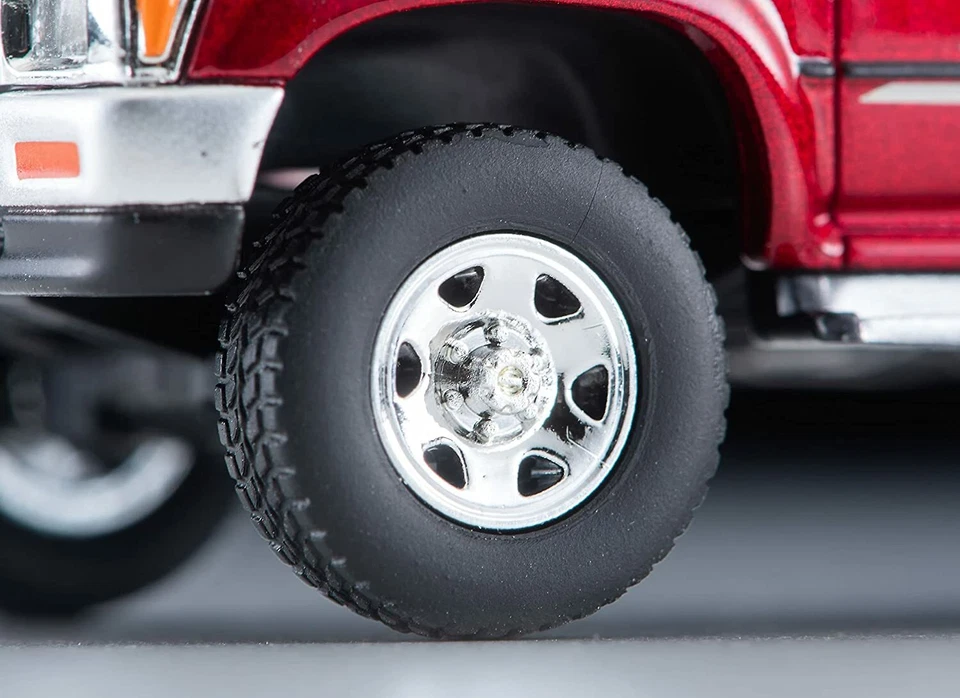 TOMYTEC Tomica Limited Vintage Neo 1/64 LV-N256a Toyota Hilux 4WD Model car  - Image 2 of 4