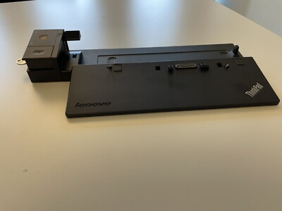 Kaum Benutztes Lenovo ThinkPad Ultra Dock - Schwarz, 135W (40A20135EU)