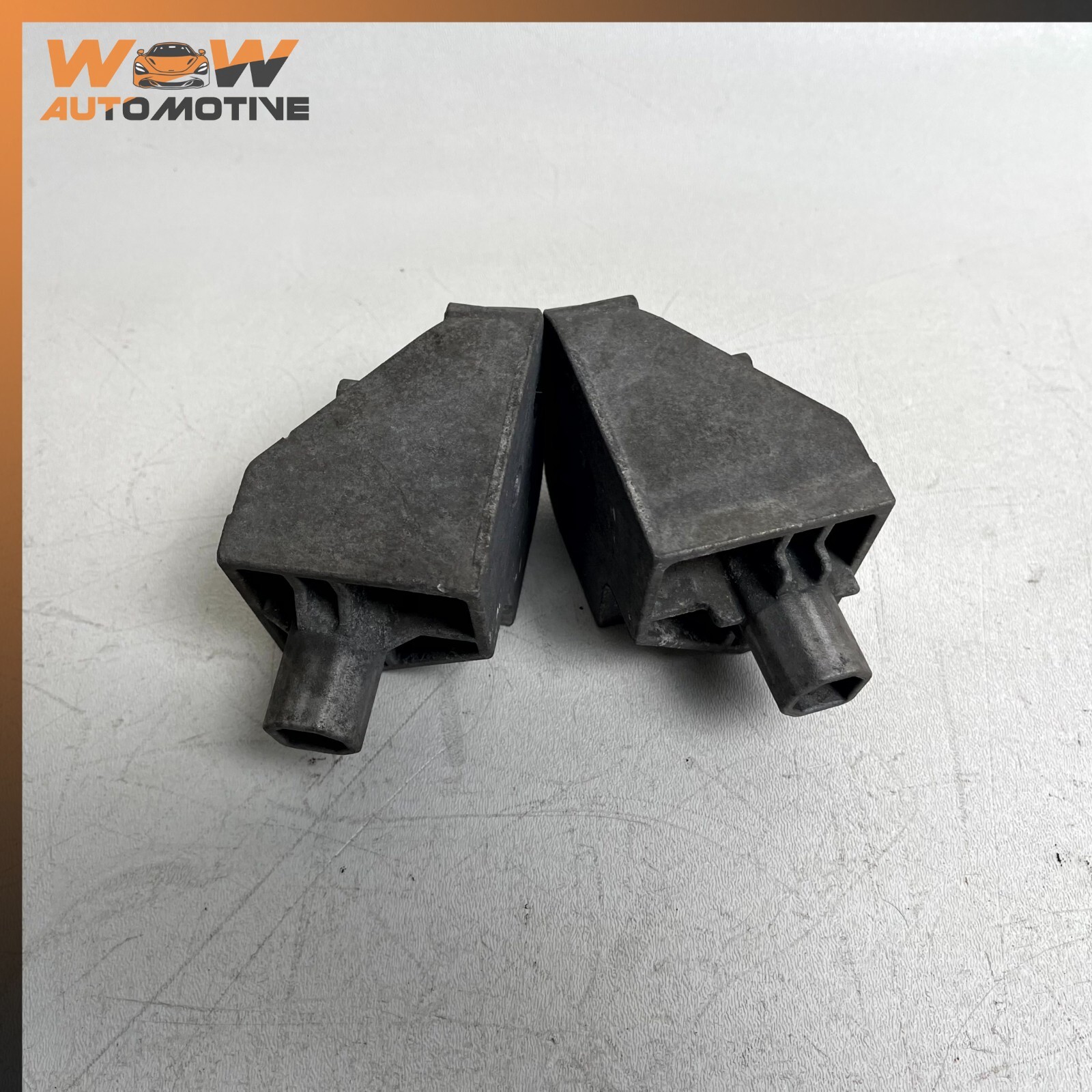 14-17 MASERATI GHIBLI QUATTROPORTE RADIATOR LEFT & RIGHT UPPER MOUNT BRACKET OEM