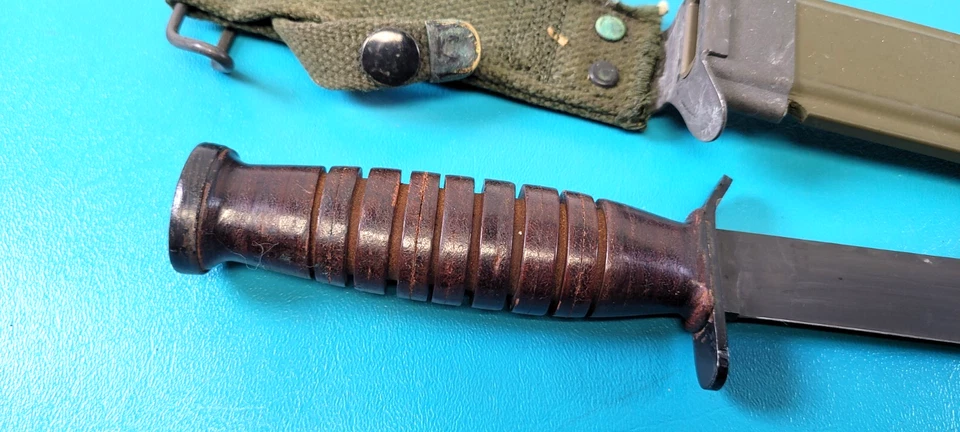 Raro K.I. militar de Estados Unidos de la Segunda Guerra Mundial Cuchillo de lucha Kinfolks M3 daga + vaina Foto 4 de 4