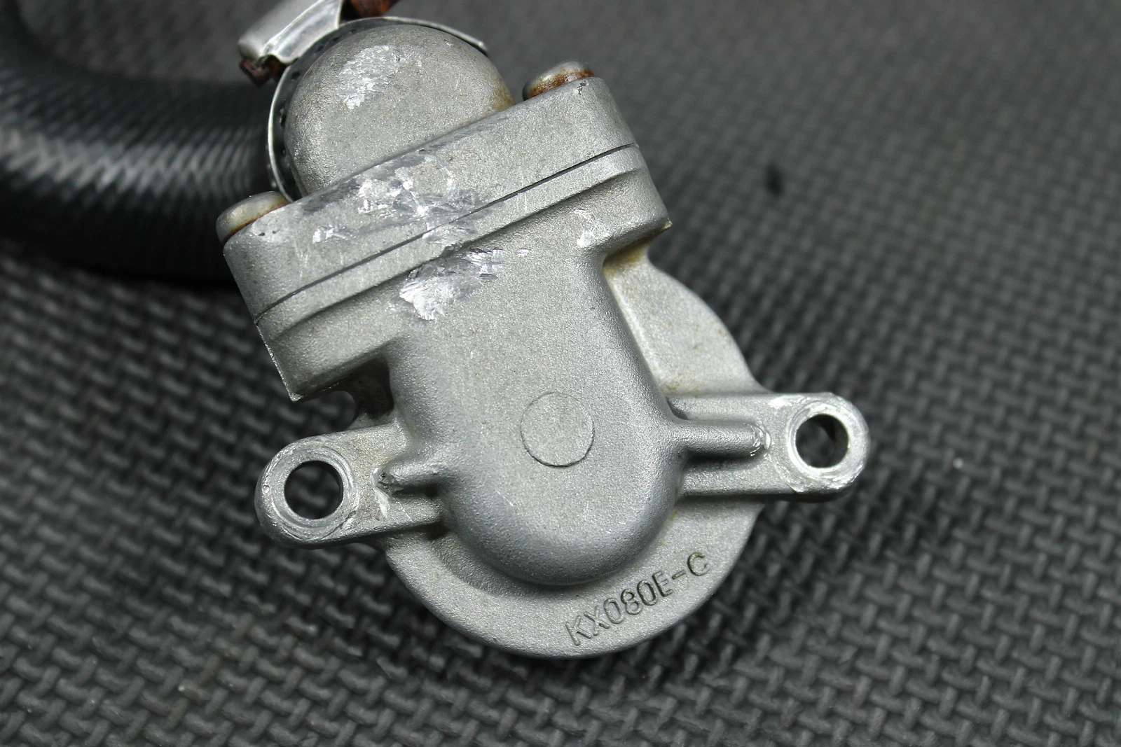 1998 KAWASAKI KX60 OEM ENGINE WATER PUMP W HOUSING 13227-1069
