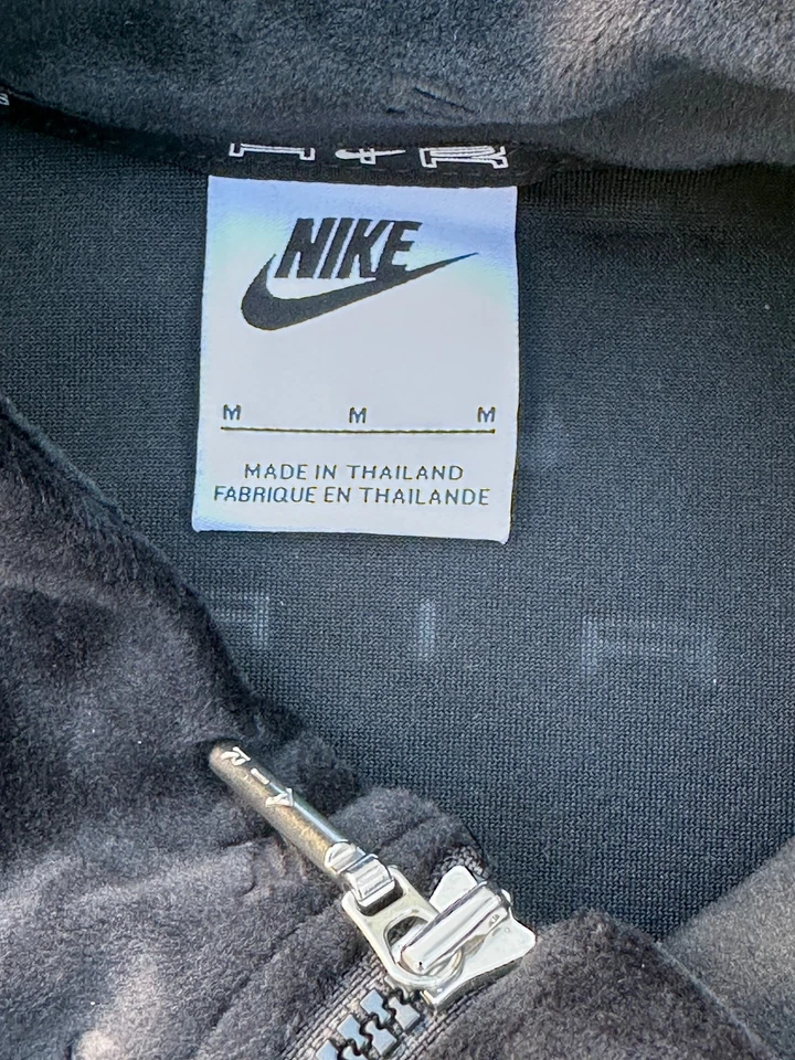 Nike Air Women's Black Velour Pull Over Track Jacket With Matching Shorts Size M - Image 4 of 4