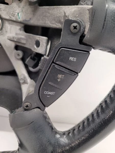 Volante Ford Explorer 2002-2005 con crucero 5L2Z3600BAB      Foto 3 de 4