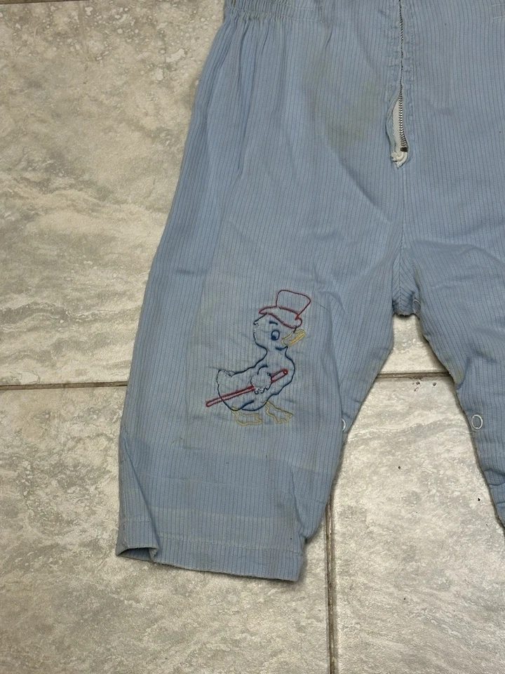 Body Suit Vintage Años 50 Young Fair Togs Bebé Azul Pato Dibujos Animados Medidas Manchas Foto 2 de 4